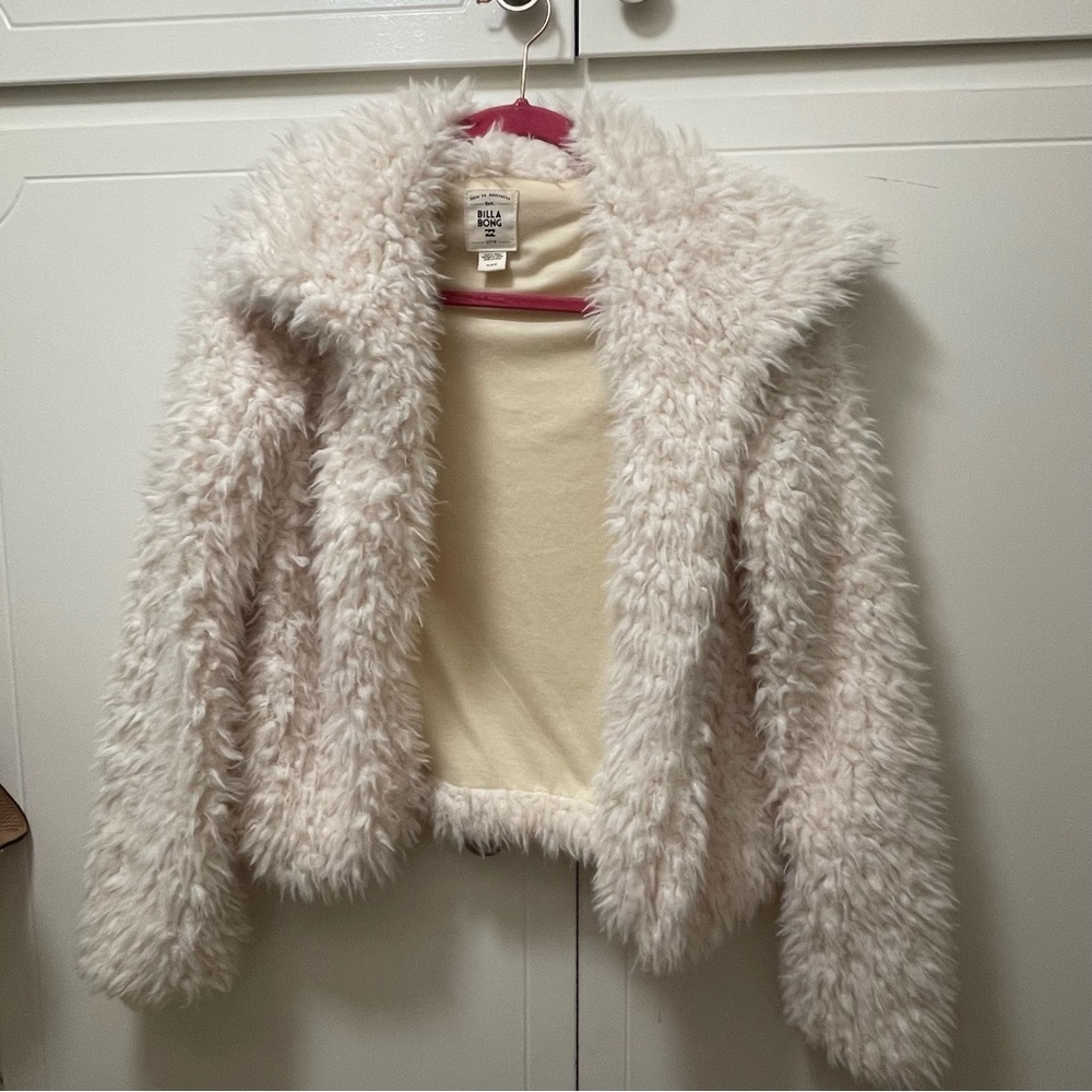 Billabong Fur Keeps Ivory Faux Fur Cropped Jacket